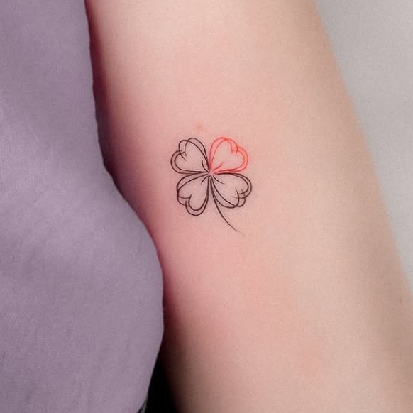 Repostando esse trabalho incrível de @andressadinnebiertattoo ✨
Mais uma inspiração linda de tatuagem delicada para vocês!

📍Atendimento em Toledo-Pr