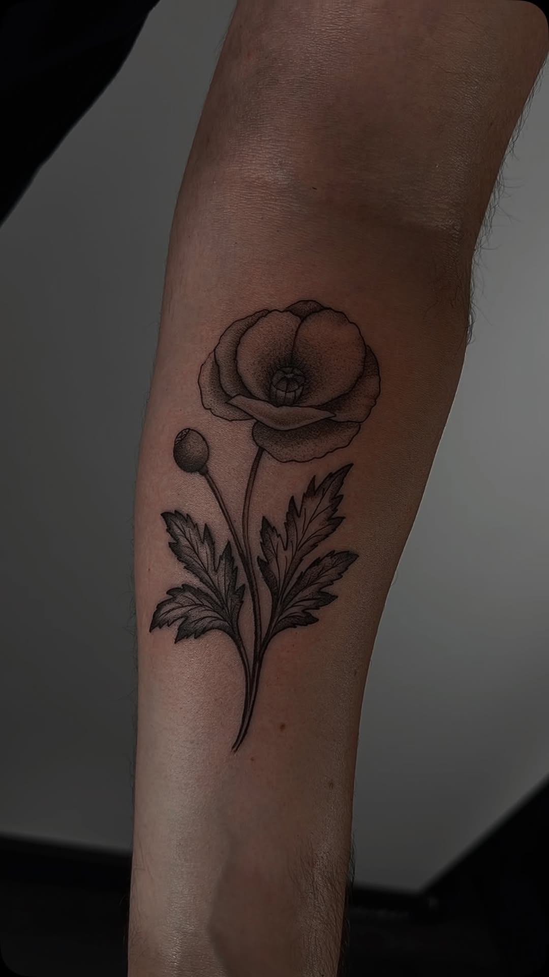 We do all styles realistic to fine line and everything in between we love us some flowers 💐 by @gavinnoooo