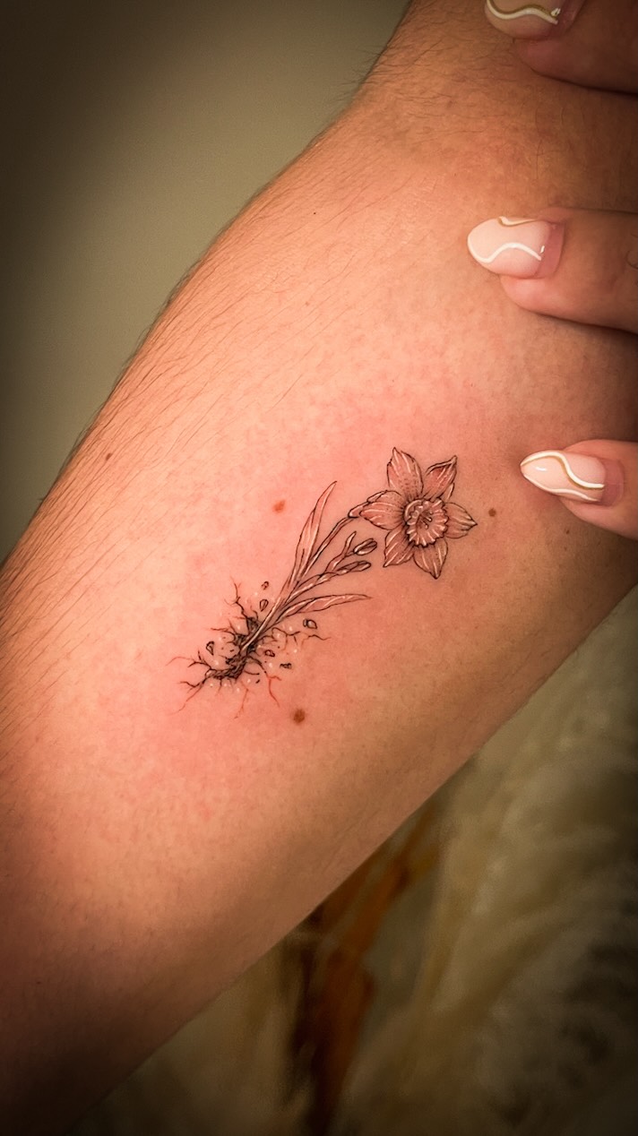 promise of love tucked beneath a ring, and new life for the stories she already carried on her skin. 🌿
There’s something beautiful about refreshing