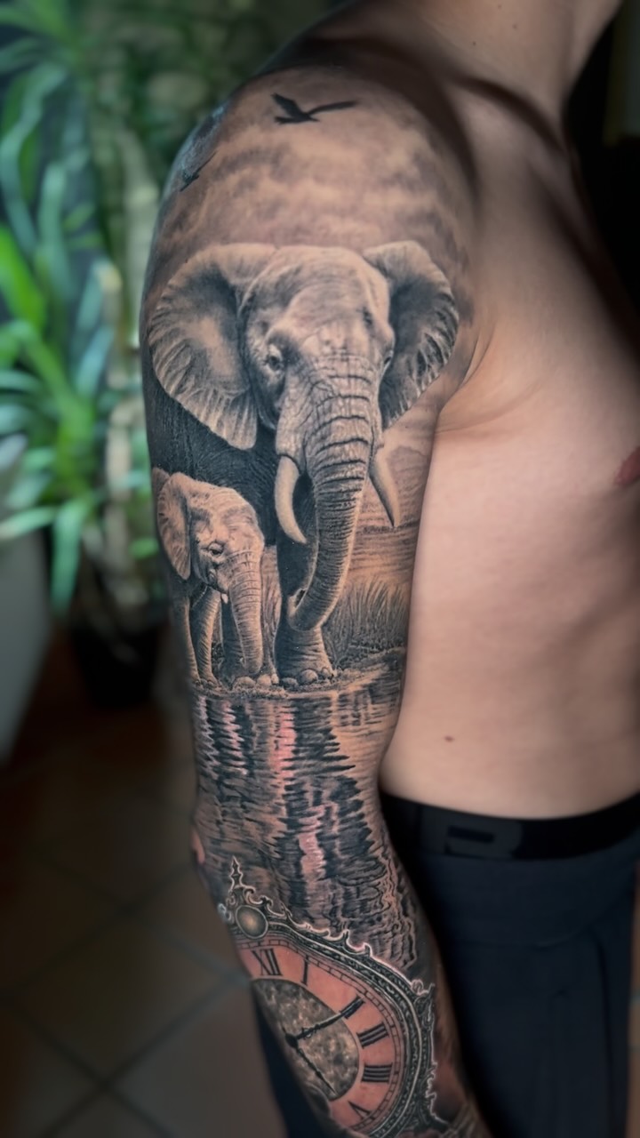 !!️ 1.Platz best of large 🥳 !!️

Was wie ein cooles Wochenende auf der @tattooexpozwickau ☺️💪🏻

1.Platz best of large 🥳

Congratulations to:
2.pla