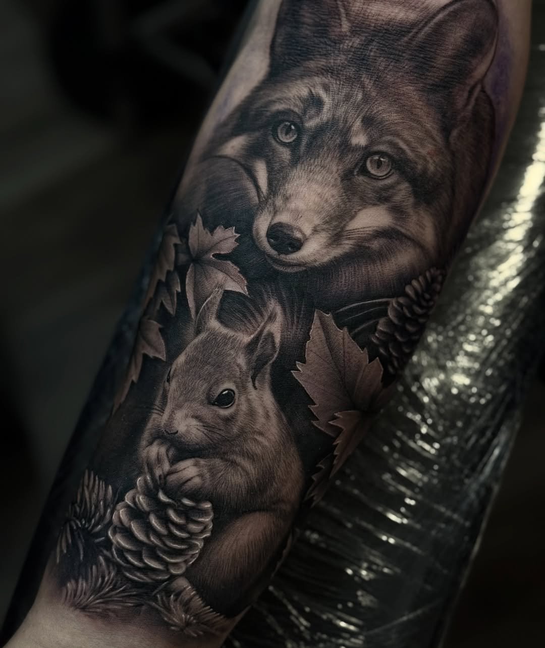 This project was lots of work and dedication for both me and my great customer who was very happy about his finished armour sleeve! 
#tattoo #realisti