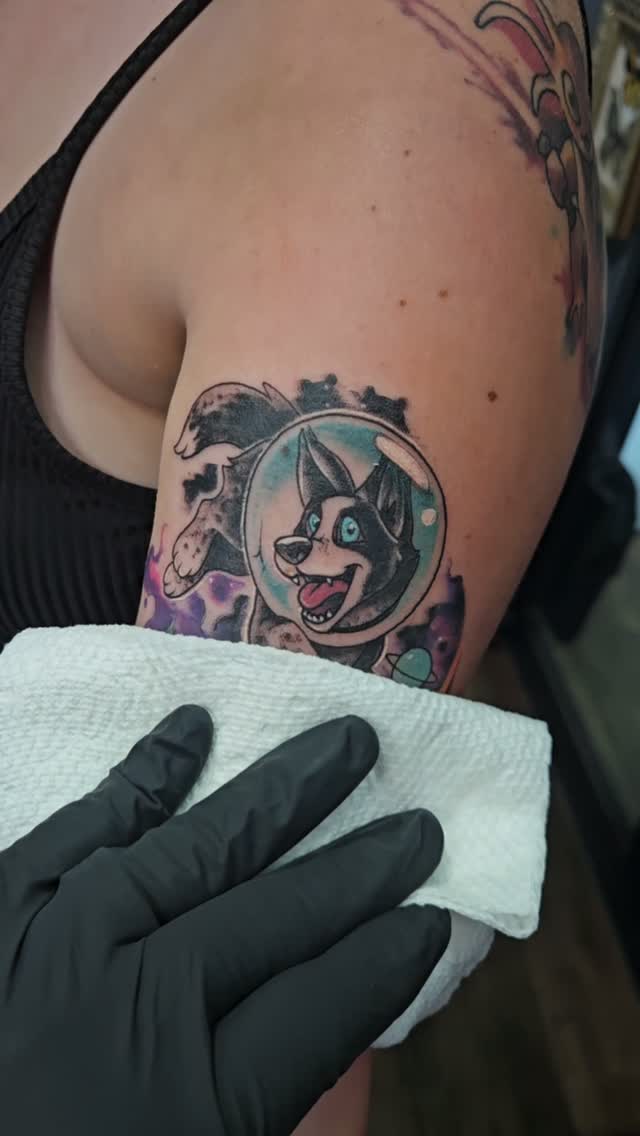 Having my fun with this sleeve in progress. You rock, girl! Love our sits. #ink10citytattoosanantonio #toneevastattoos #bikerlife #lovemyjob #blackand