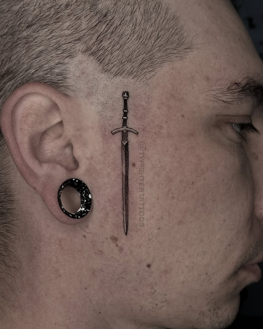 “Do you not know death when you see it, old man? This is my hour!” The Witch kings sword from LotR
“When knife and sword are reunited, so shall our