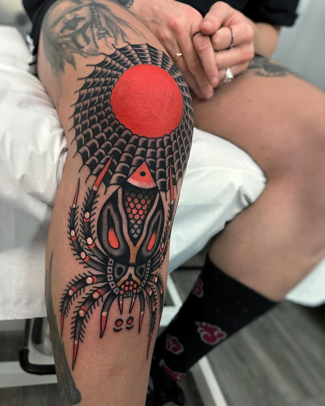 Tatuado en @wugu_tattoo
Tatuado con agujas @emalla.official