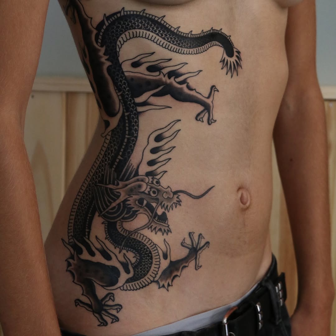 SE VIENEN DÍAS DE PRODUCCIÓN!
#tattoo #tarragonatatoo #traditionaltattoo #oldschooltattoo #bcntattoo