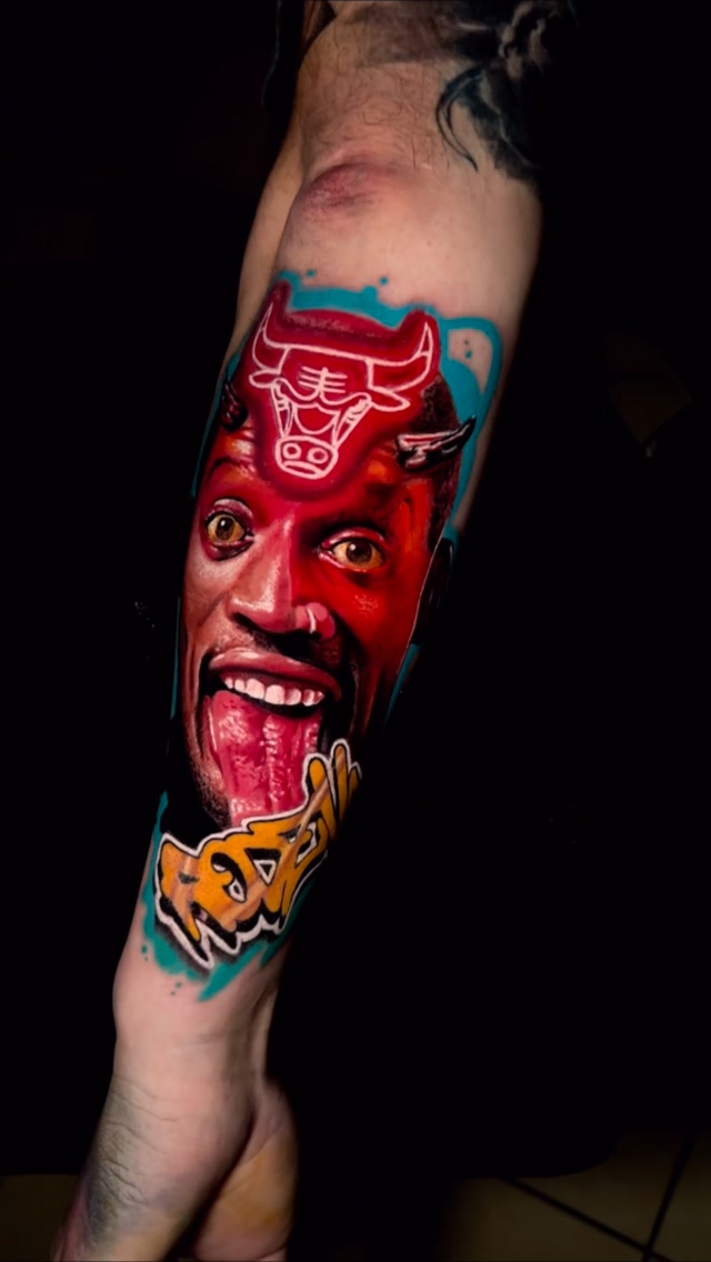 🤡🤡🤡
—————-
Done at @mondialdutatouage 
Using @radiantcolorsink @seven_supply @dermalizepro @tattooproton 
—————
#clowntattoo #ink #ttt #tattoocolor
