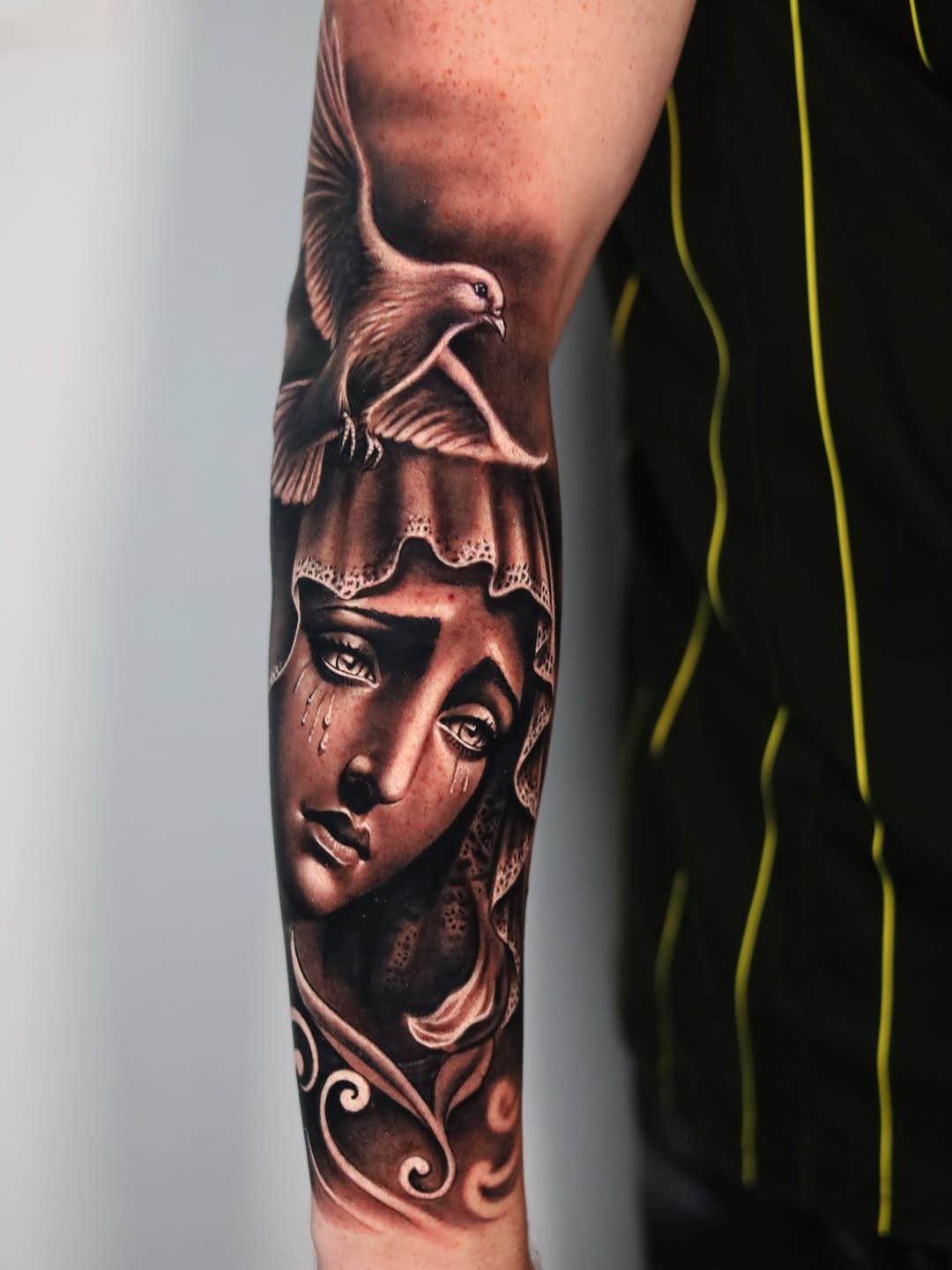 Verewige Du jetzt auch deinen Vierbeiner auf deiner Haut! 🐾❤️ 

Gestochen von @vathaj_tattoo in Stuttgart📍 

#portraittattoo #dogportrait #dogtattoo