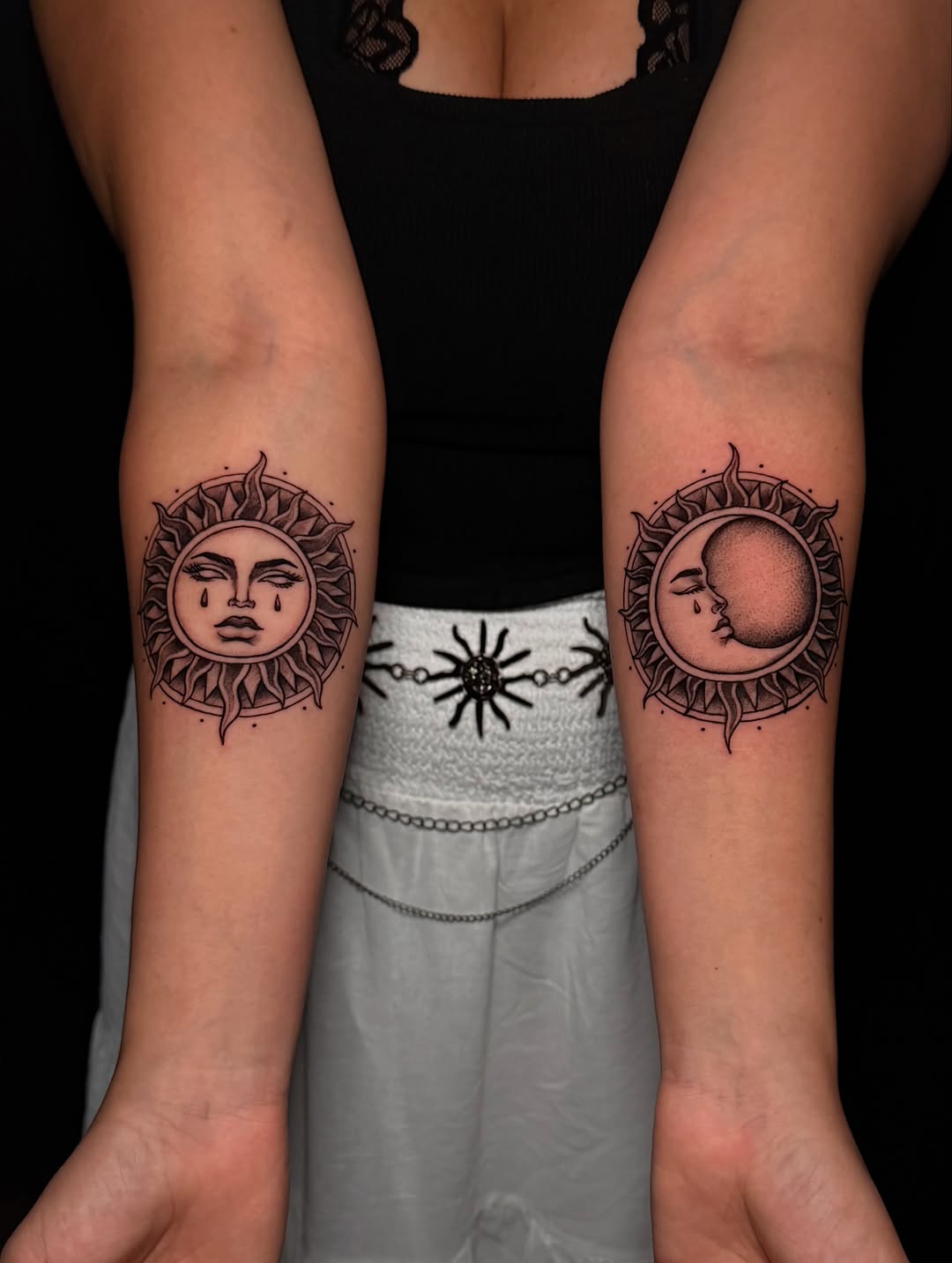 🕊️Nicht jedes Tattoo erzählt eine Geschichte. Dieses schon.
Stark, detailreich und mit jeder Menge Charakter – ein Motiv, das sofort ins Auge fällt.
