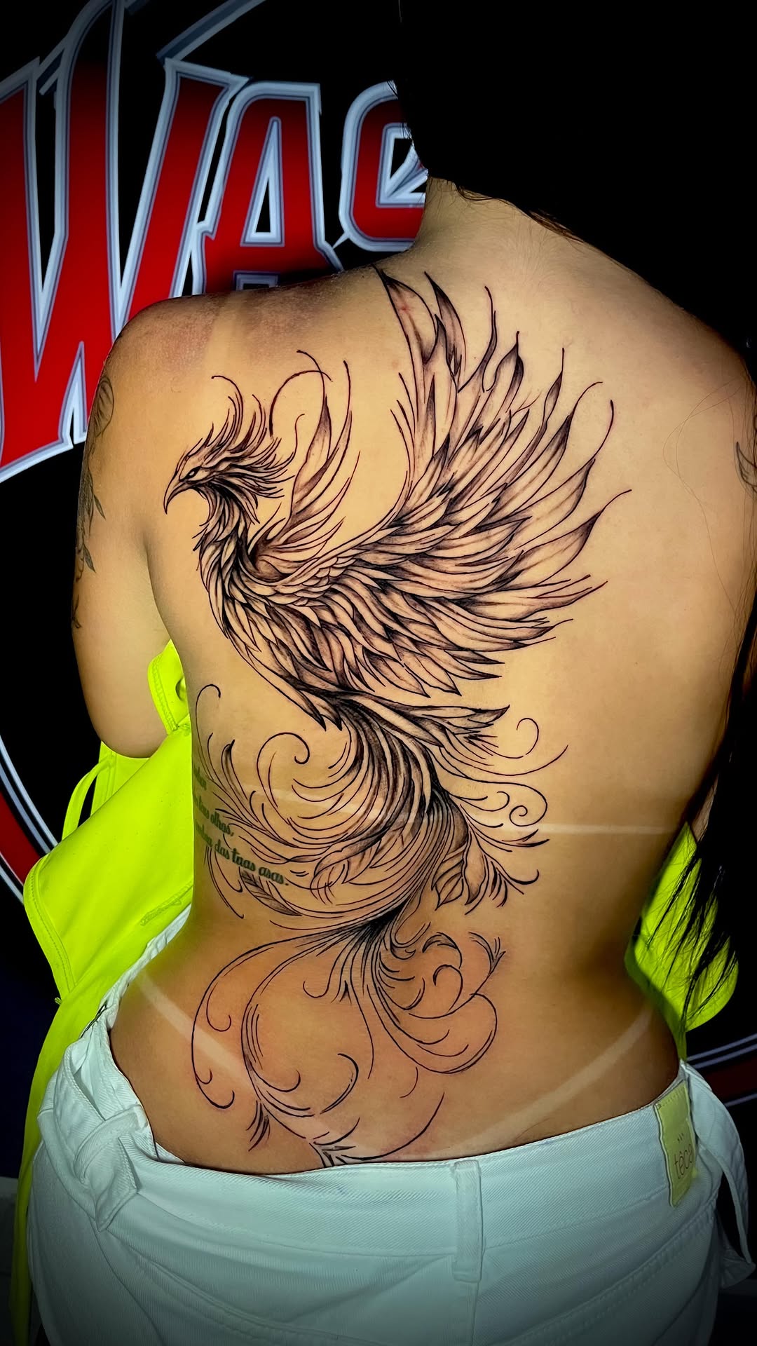 Tattoo fênix 🐦‍🔥 

#tattoo #tattooist #tattooink #ink #tattooed #tattooer #inked #tatuagem #tattoophoenix #tattoogirl #tatuagemfeminina #tattooinspi