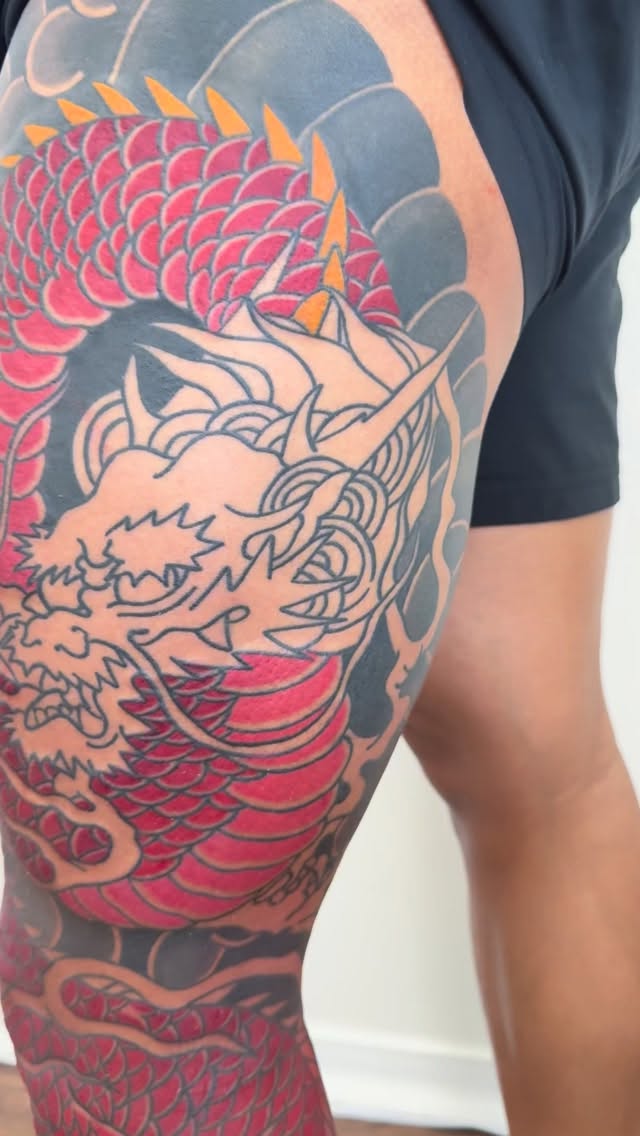 Background work completed on the back of the thigh today. One step closer to the finished piece. See you next session.
#tattoo #japanesetattoo #legs