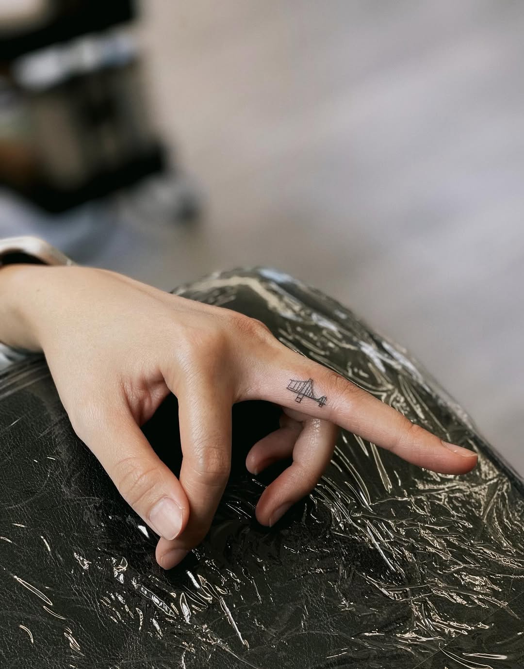Swipe for easy pre-session tips to get you prepped and feeling good 💫

DM to book your tattoo — can’t wait to create with you! 🤍

#tattoolosangeles 