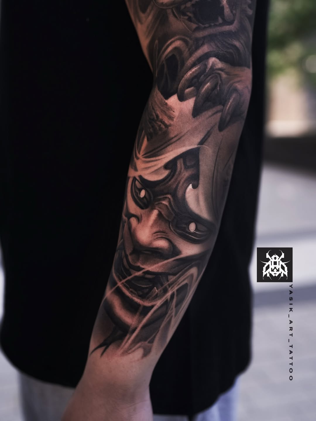 We finally finished this back piece. Connor flew in from Calgary to get these last sessions done. We even had some time this weekend to hit up the con