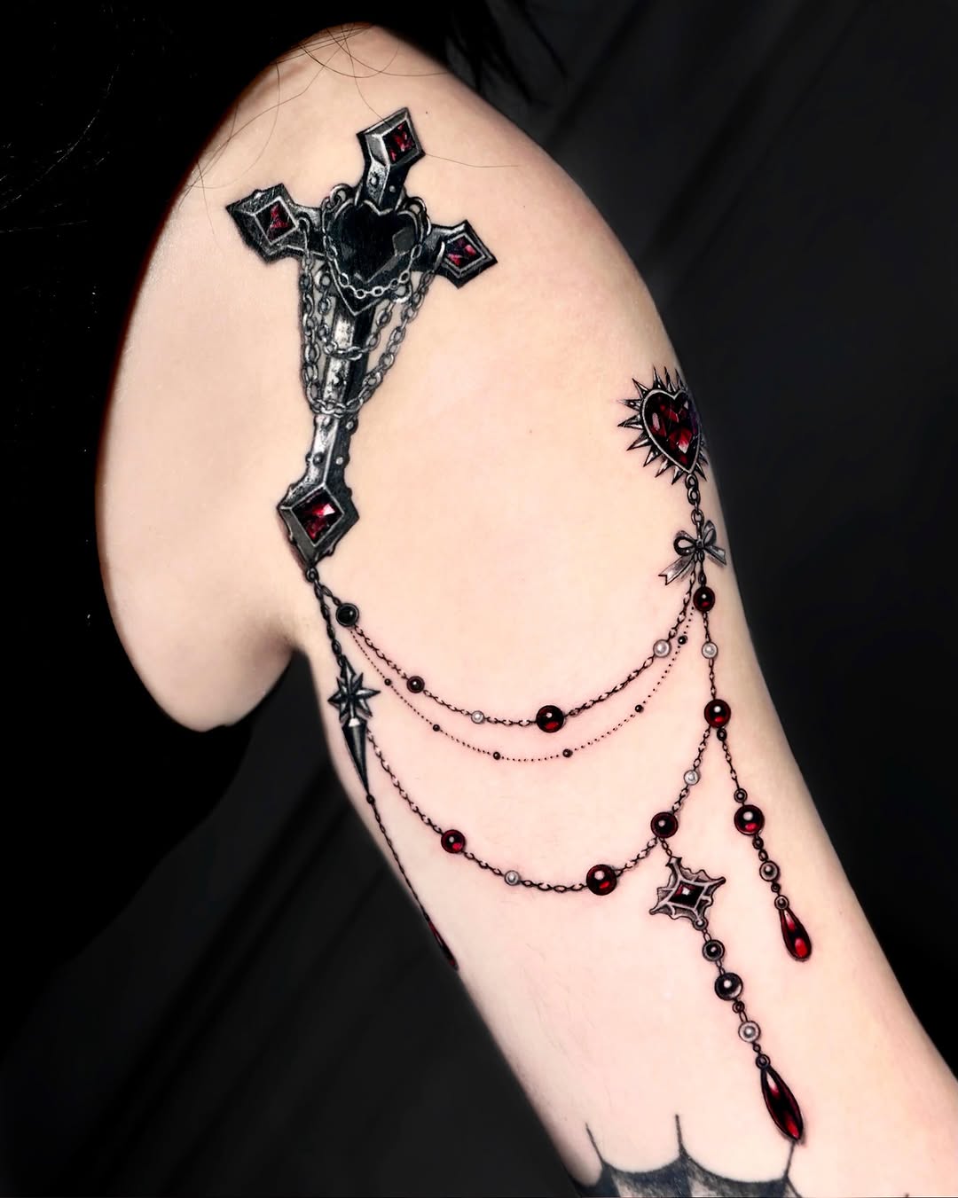 Gothic elegance draped in chains and crimson gems. 🖤♦️
A body chain carved in ink.
* [July] Sydney ( few slots left ) / Melbourne (1slot left) 
-Cont