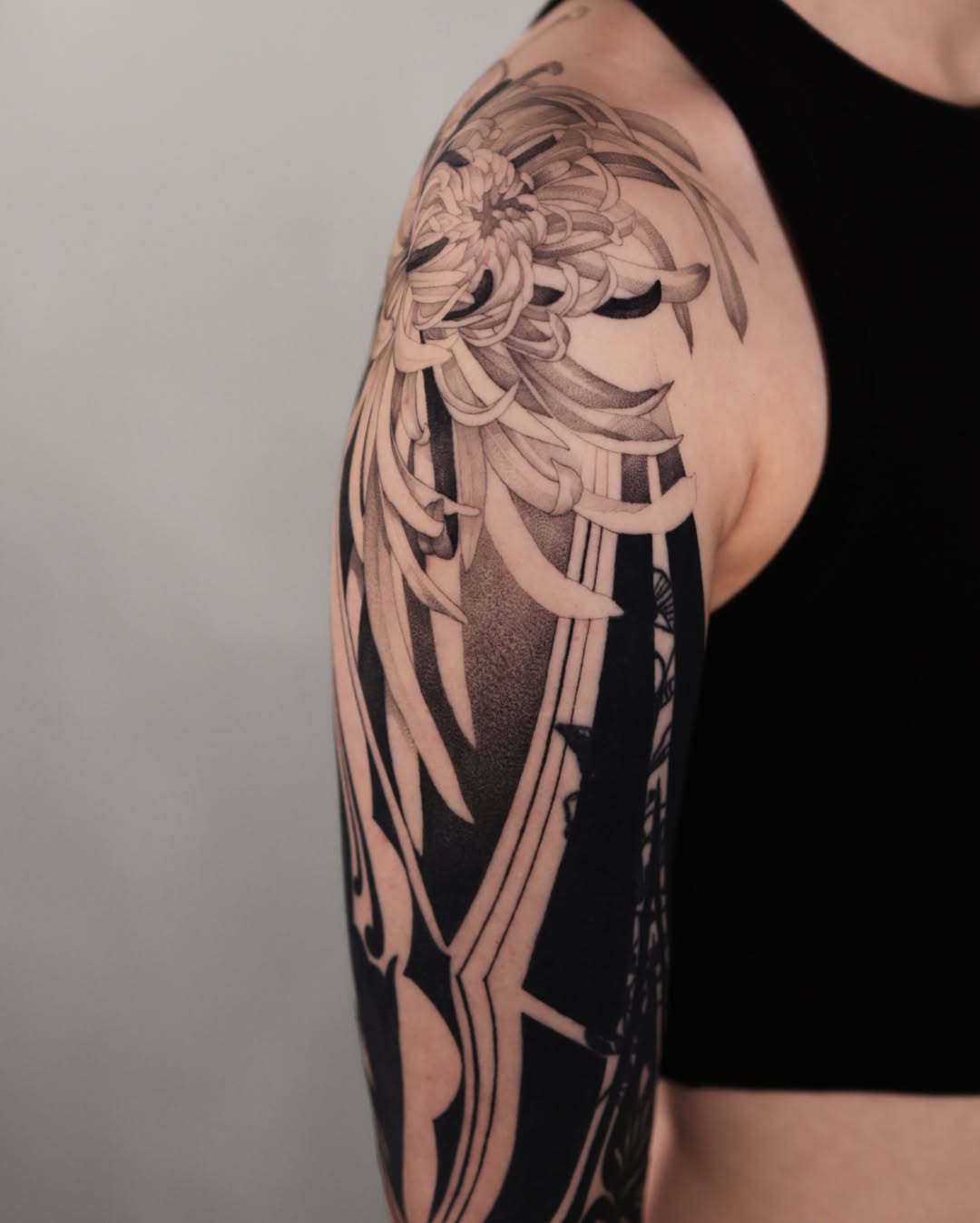 Kiss to make a wish ❤️
Sleeve for Ewelina. Floral part with frogs are made by me. Anime design by other artist. Forearm healed, done about 2 years ago
