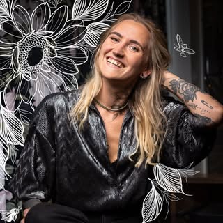 Hanne || Botanical Tattoo-artist - Soundwave tattoo artist in Utrecht, Netherlands