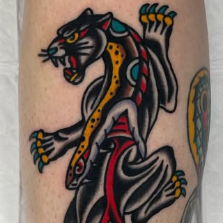 Oldschool Tattooer/올드스쿨 타투 - Soundwave tattoo artist in Seoul, South Korea