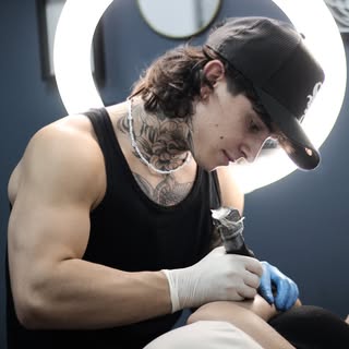 Nicolas Ongarato | Tattoo - Soundwave tattoo artist in Bogotá, Colombia