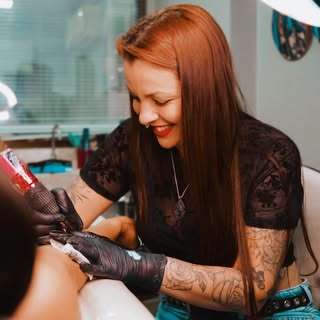 ✨⚜️Vivi Cândido tatuadora⚜️✨ - Soundwave tattoo artist in Recife, Brazil
